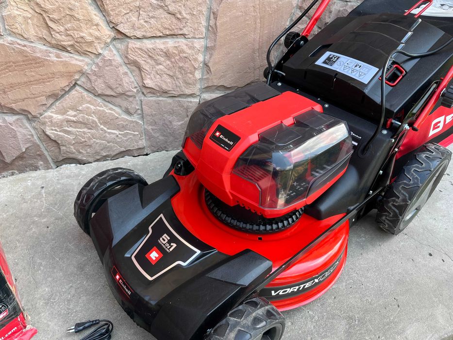 Аккумуляторная газонокосилка Einhell PXC GE-CM 36-47 S 4 аку по 4.0а