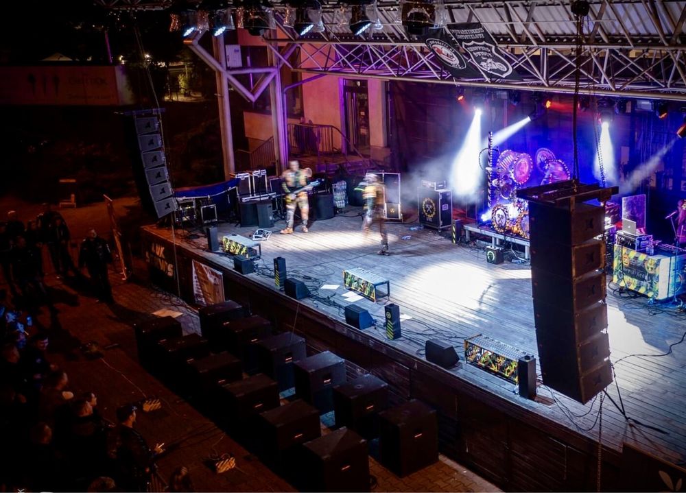 Nagłośnienie Oświetlenie Scena Podesty realizacja eventów