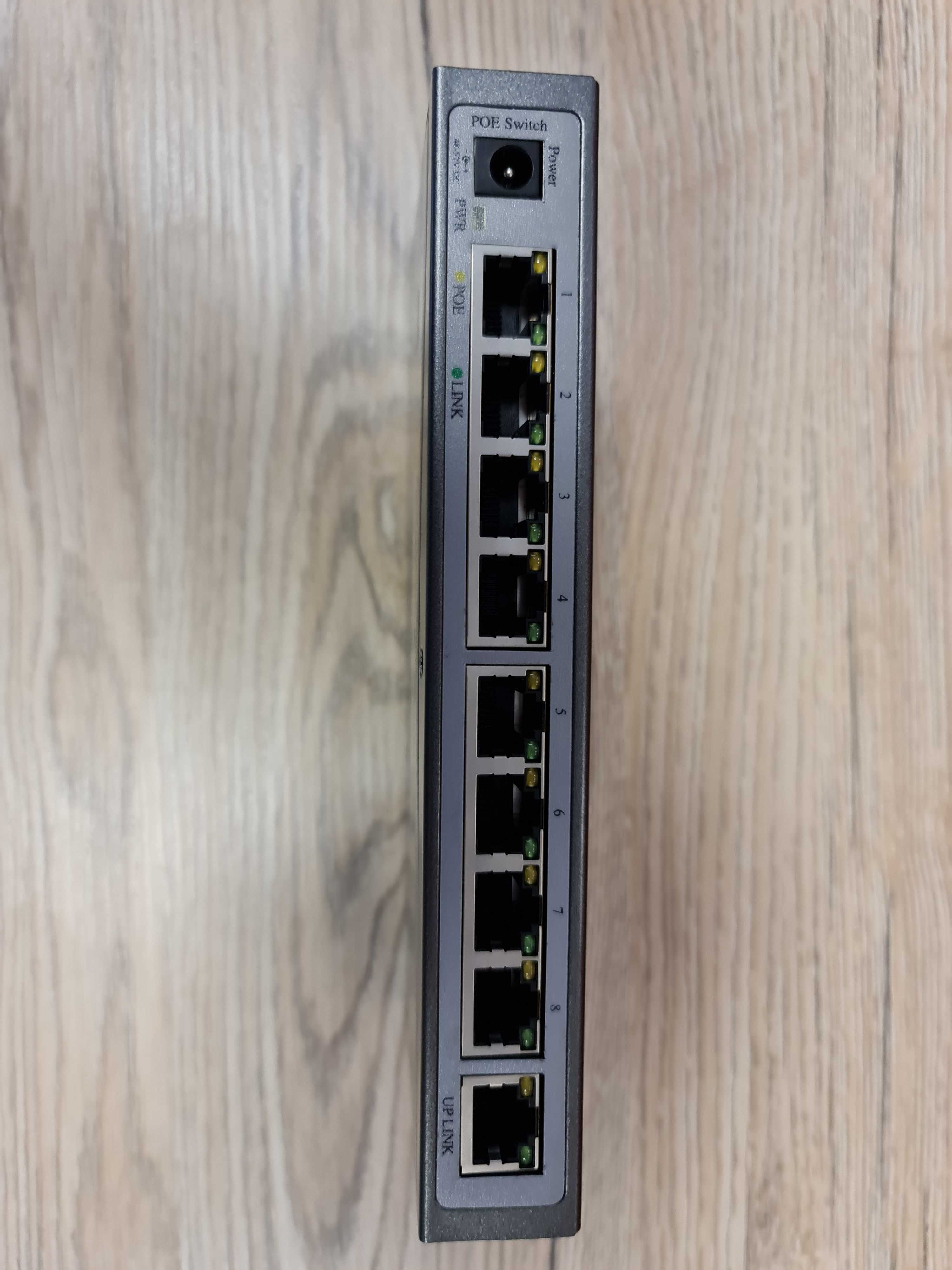 Switch INTERNEC SPE118A 100Mbps 9 portów 1 + 8PoE