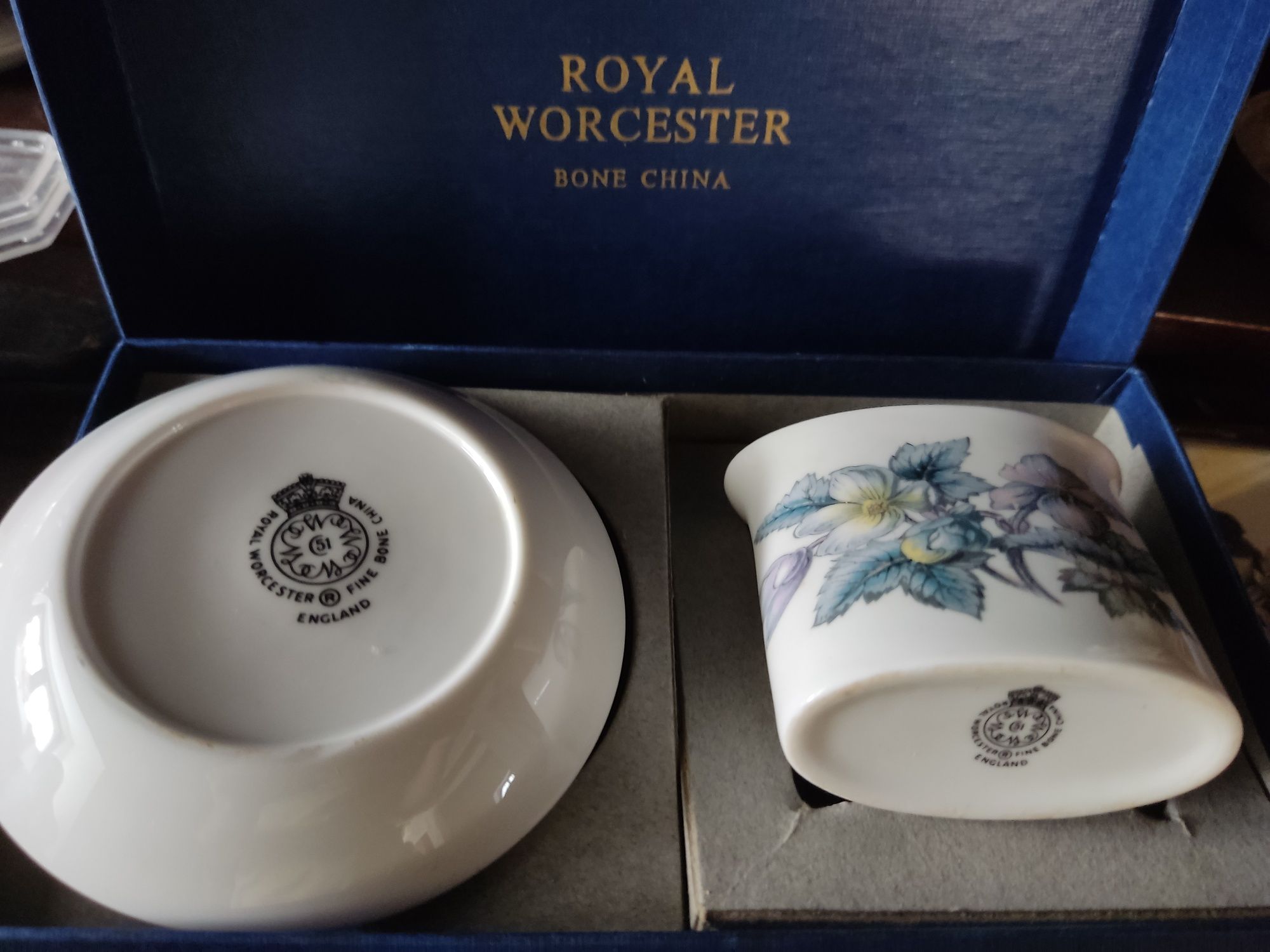 Conjunto Vintage Royal Worcester Fine Bone China