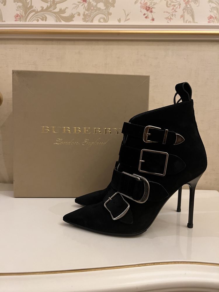 Ботильйони Burberry