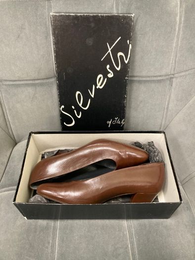 Nowe skórzane włoskie buty czółenka szpilki Silvestri brąz vintage 38