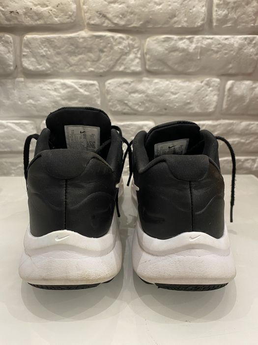 Buty NIKE STAR RUNNER  r.37,5  (23,5 cm)