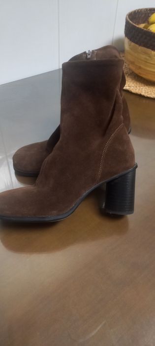 Botins camurça castanhos da "Zara"