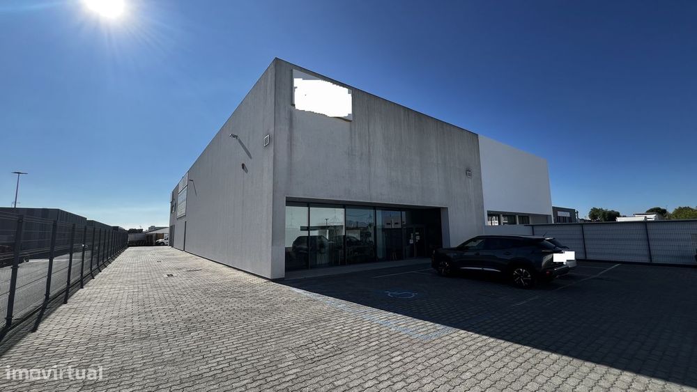 Espaço comercial 740m2