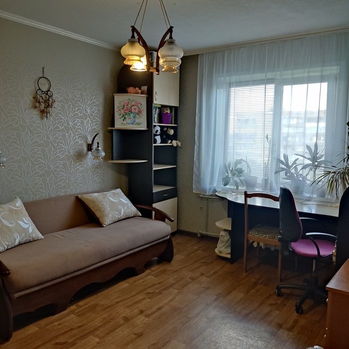 Двокімнатна,район Критого ринку!