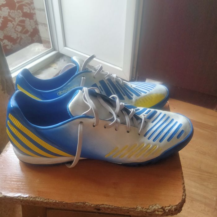 Кросівки чоловічі