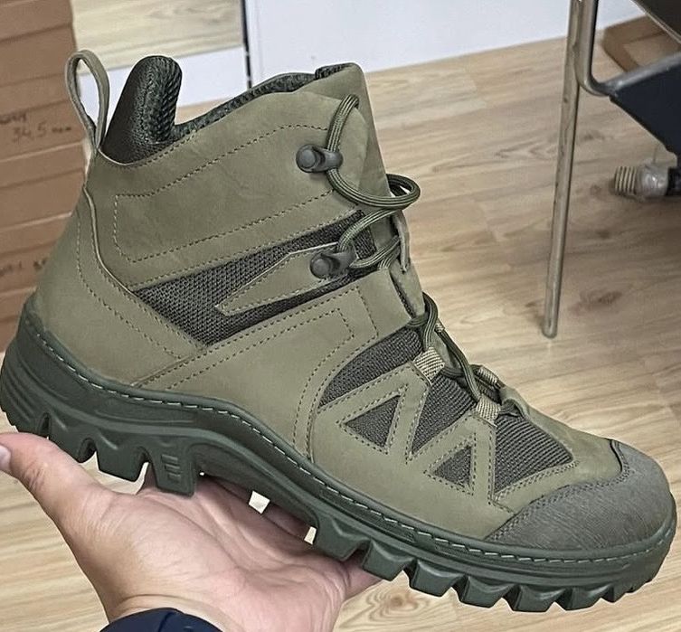 Короткі берці в кольорі Хакі. Розмір 39