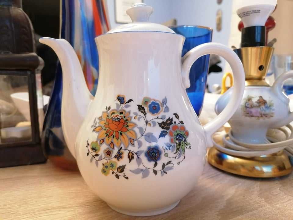 Stary porcelanowy dzbanek, porcelana PRL