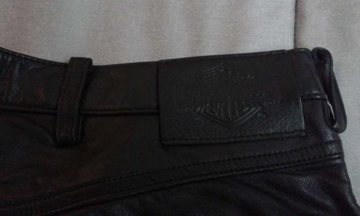 Calça de motard Harley Davidson em pele genuína