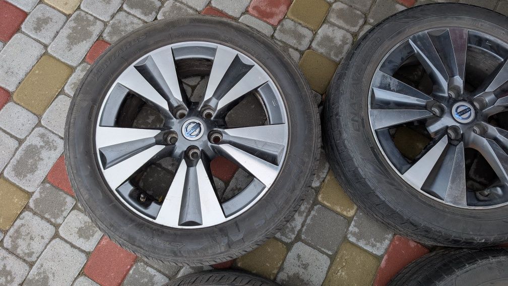 Диски з резиною  р17 Nissan