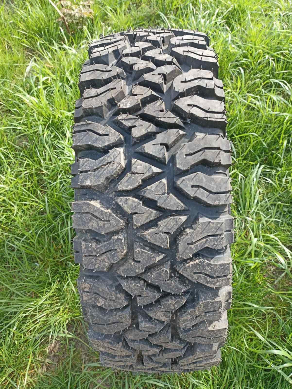 Продам колесо LT245/70R17