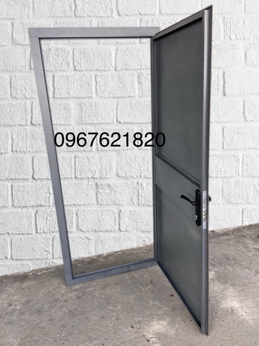 Вхідні металеві двері однолистові без утеплення