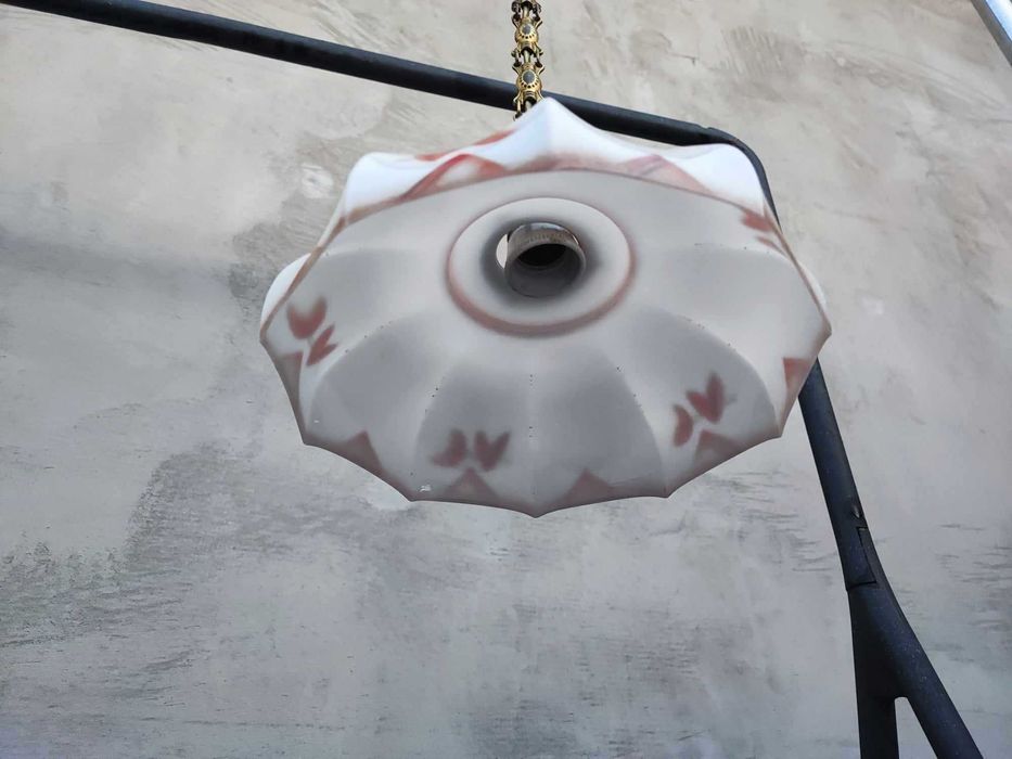 Art deco lampa,zwis mosiężny na łuskach,wys.63 cm.