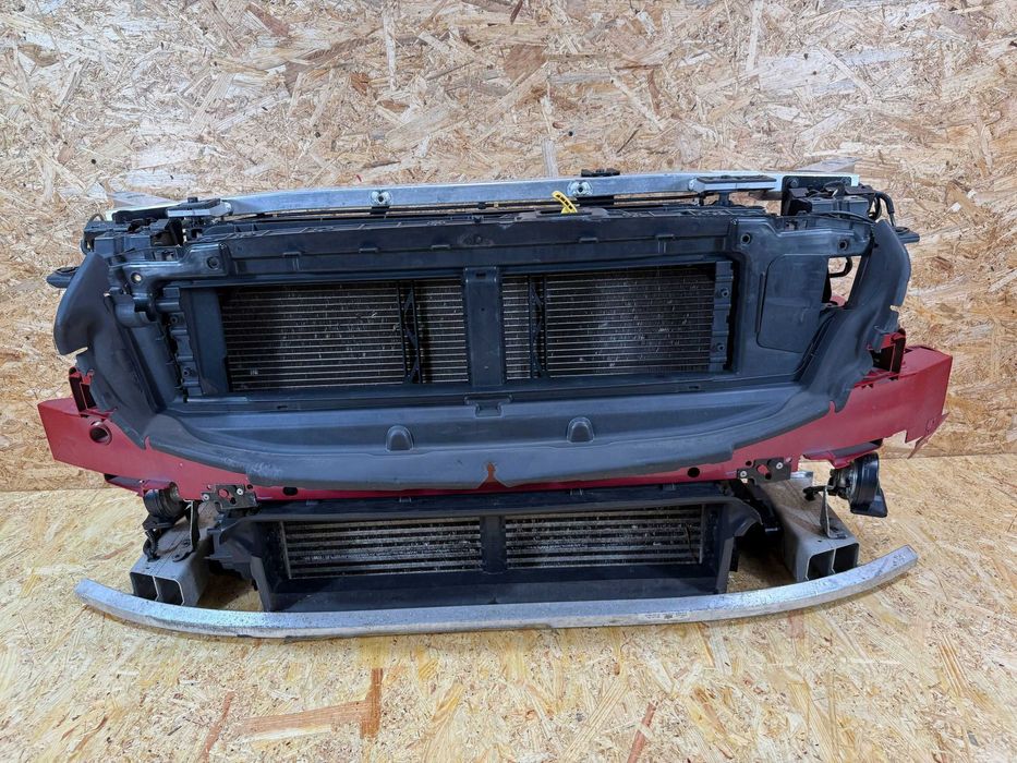 Volvo V60 II Передня панель, телевізор