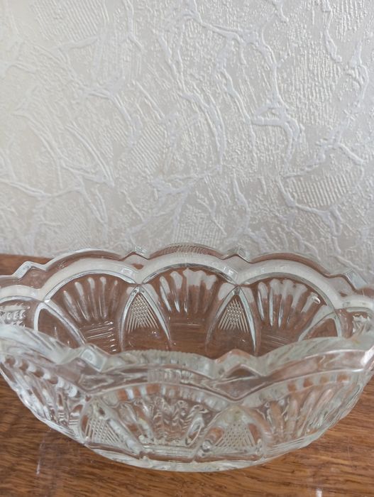 Ваза, салатник хрустальные.