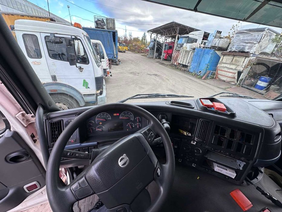 Volvo FM 440, 2008 р. з маніпулятором FASSI, зусиллям 66 т/м
