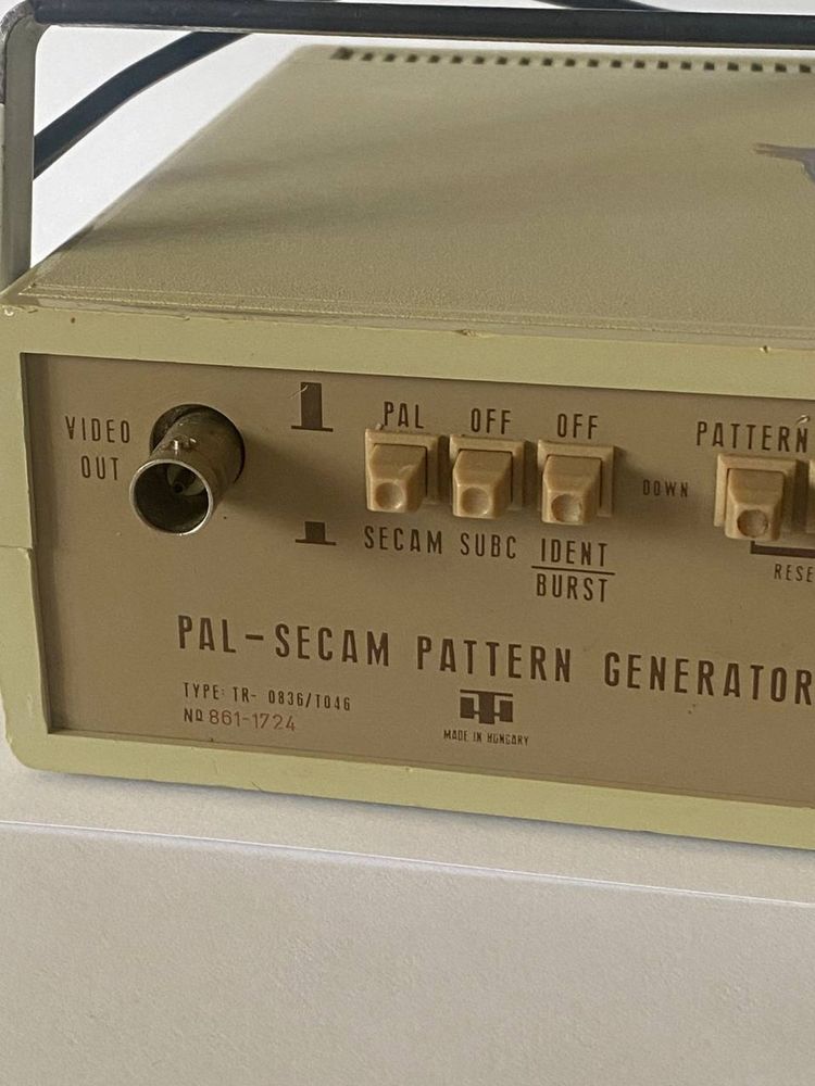 Генератор сигналов PAL-SECAM TR-0836/T046