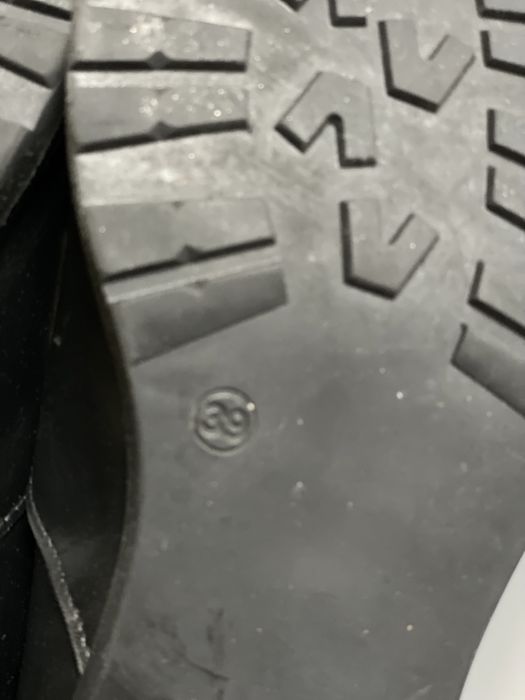 Bota de sra em pele preta