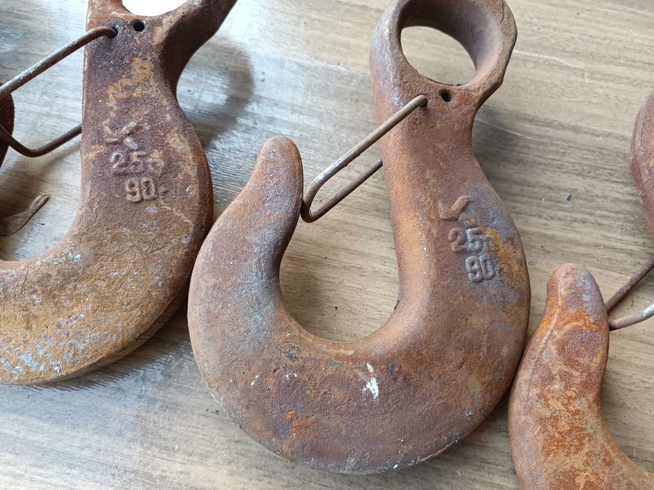 Крюк чалочный для тали, лебедки 2,5 т