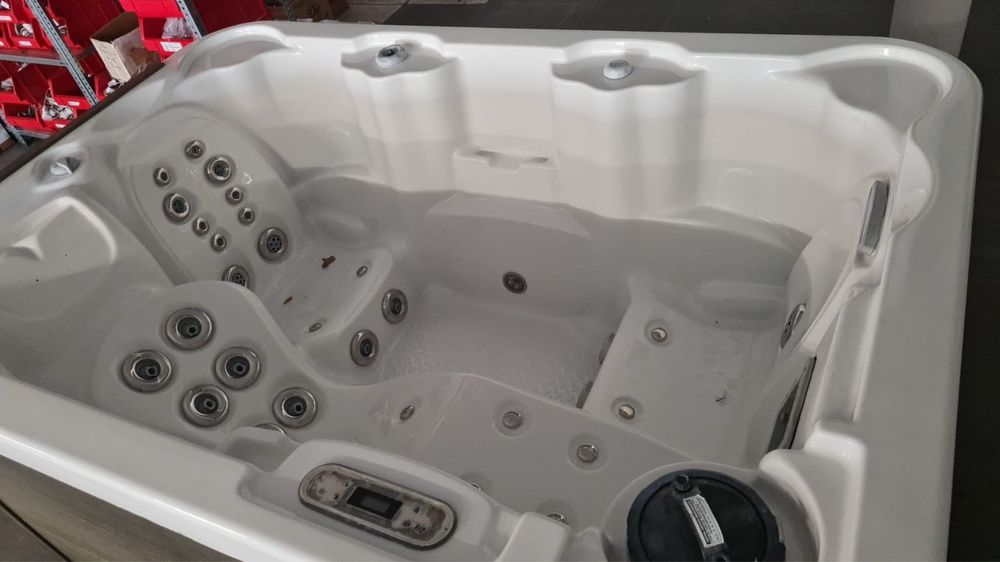 Jacuzzi Wanna Ogrodowa Aqua Via Spa