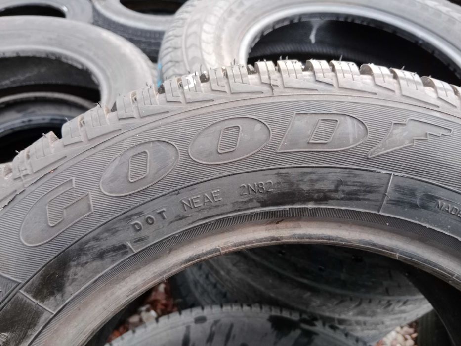 Opona używana zimowa 195/65R15 Goodyear Ultra Grip 6 1szt.