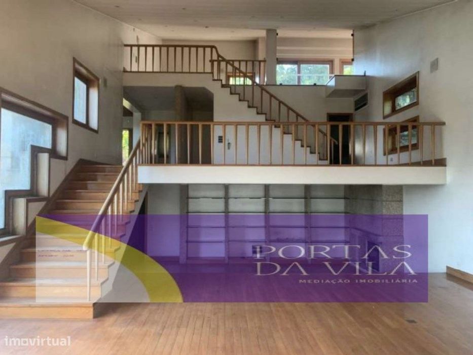 Moradia unifamiliar T4 isolada com piscina, Guimarães