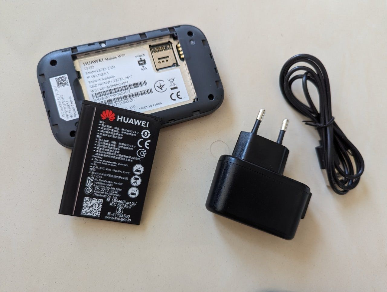 Huawei modem z routerem wifi na SIM mobilny LTE 4G bateria mydełko usb