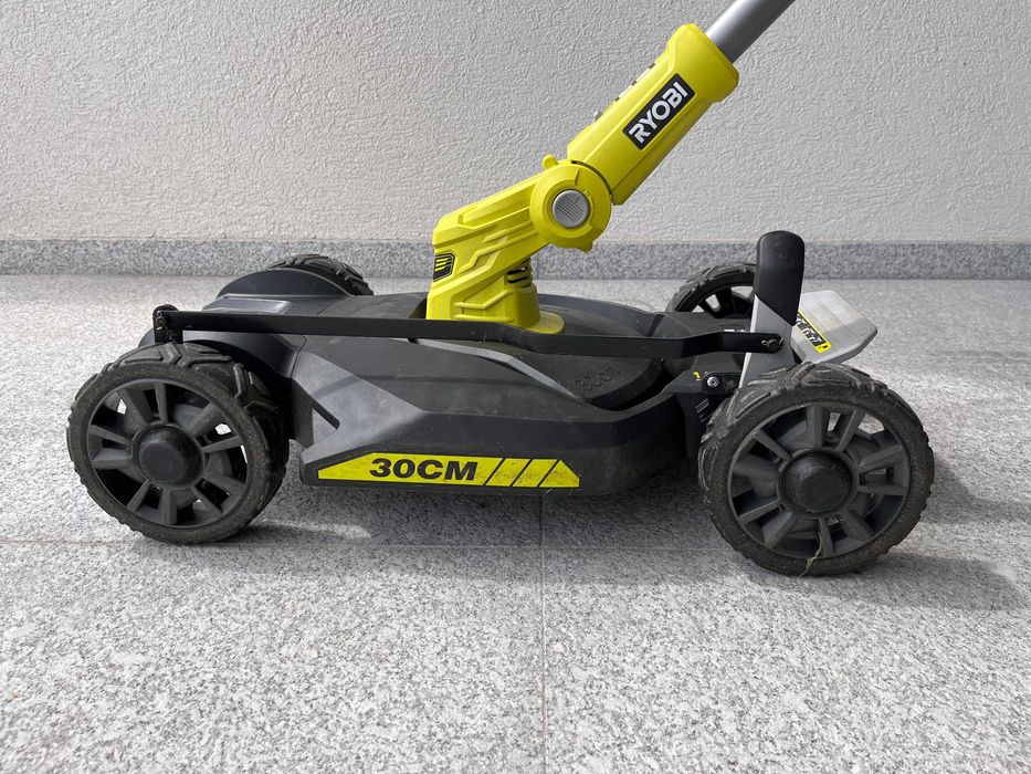 Aparador Cortador de Relva Ryobi RY18LMC30A-120