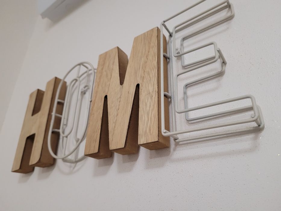 Napis Home drewniany
