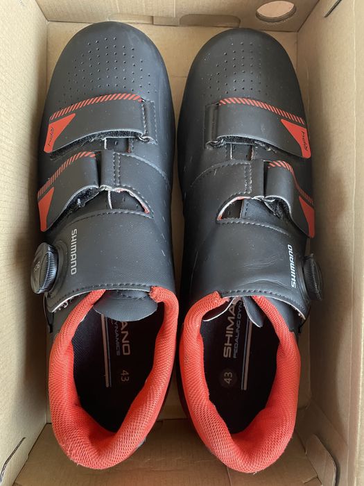 Buty szosowe Shimano RP4 43 SPD-SL – lekkie, wygodne, gotowe do jazdy!