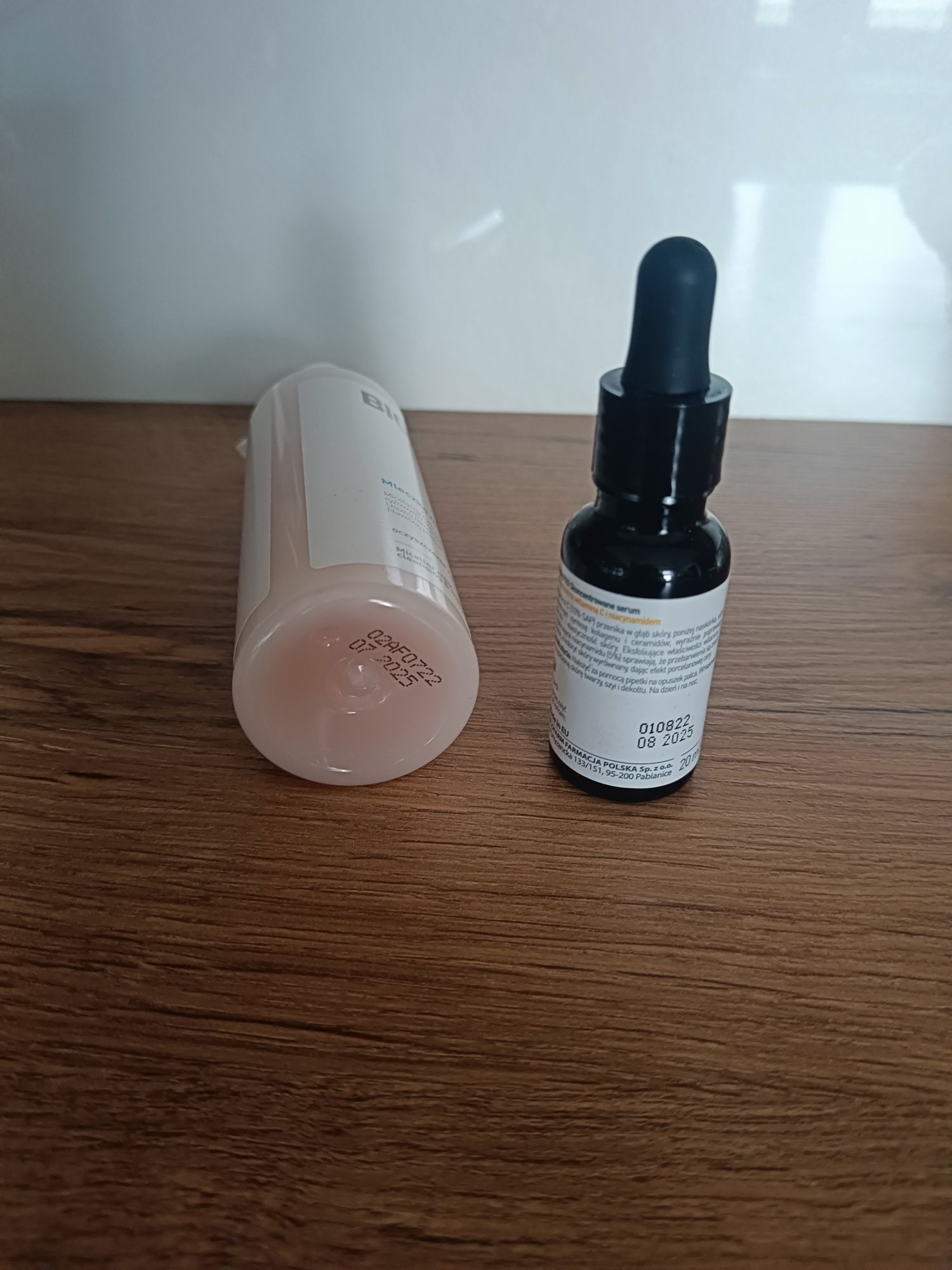 Bioliq mleczko mineralne, skoncentrowane serum  witaminą C krótka data