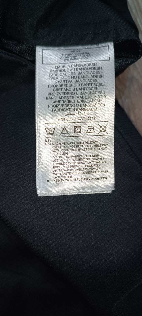 Продам оригинальные штаны Adidas на мембране