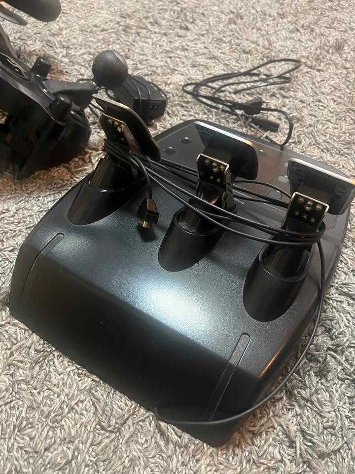 Kierownica Logitech G29 z pedałami i lewarkiem