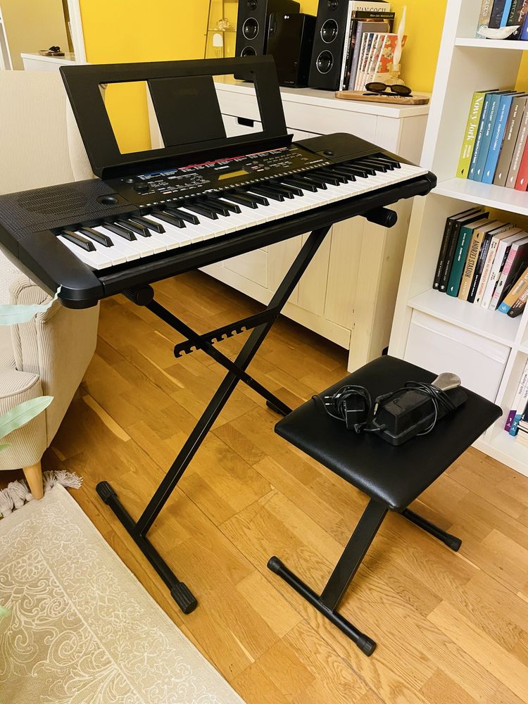 keyboard YAMAHA PSR - E263