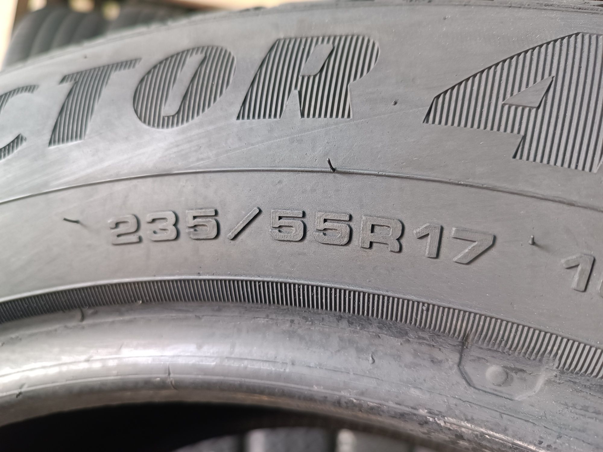 Всесезонні шини GOODYEAR 235/55 R17 резина Р17