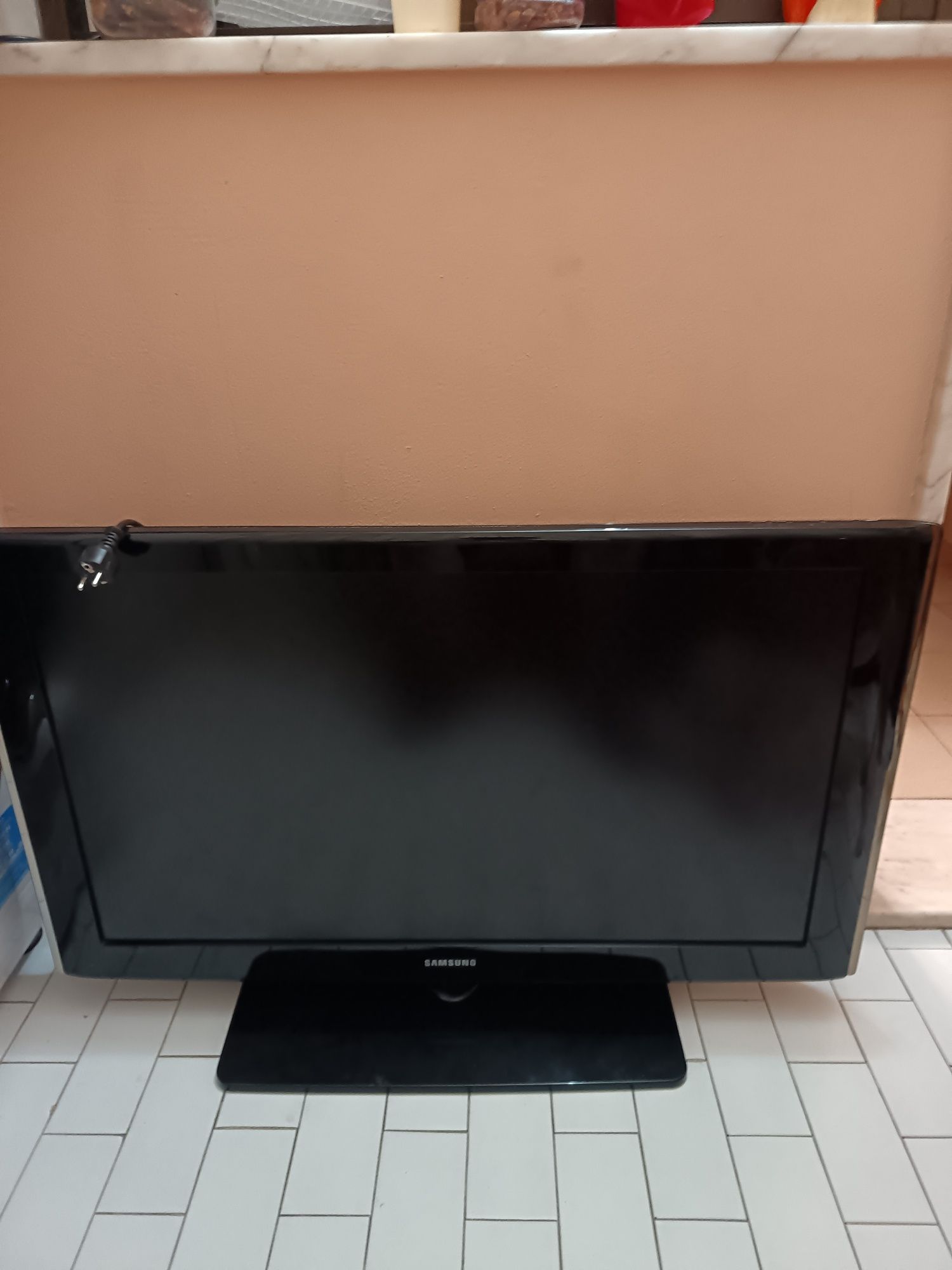 TV Samsung sem comando e a funcionar