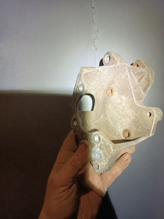 Кронштейн для кріплення