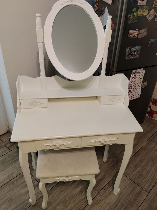 Biała toaletka stan dobry