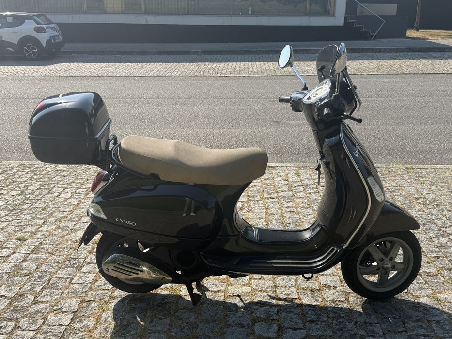 VESPA LX 150 À VENDA – PRONTA A ROLAR