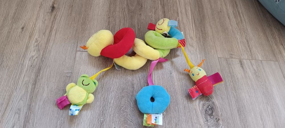 Іграшки на коляску, ліжко спіралька  юла карусель