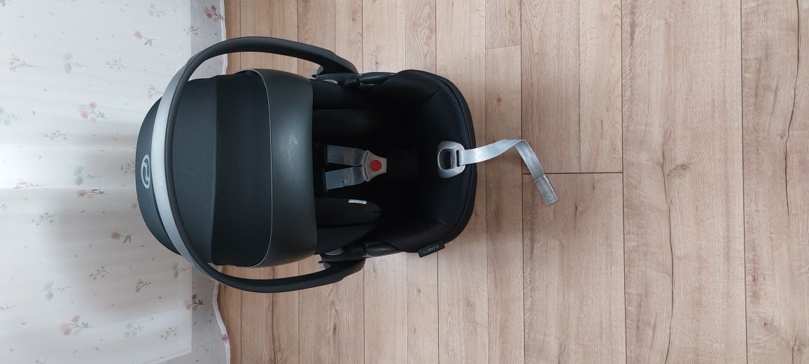 Cybex  CLOUD T +
