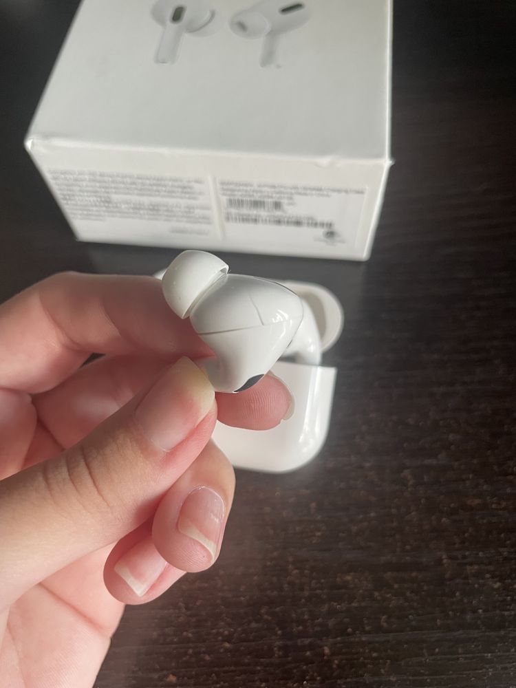 AirPods Pro навушники, коробка, чохол