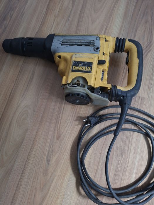 Młot Dewalt D25712