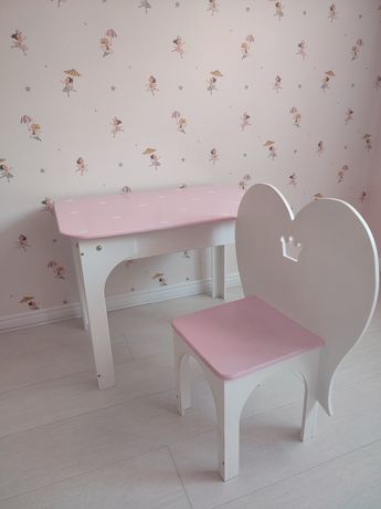 Комплект дитячий: стіл і стільчик.