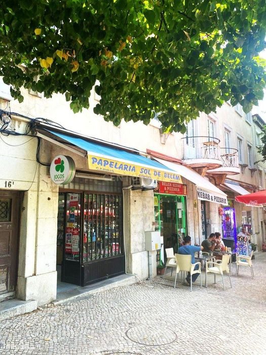 Trespasse de Papelaria com jogos Santa Casa, em Belém
