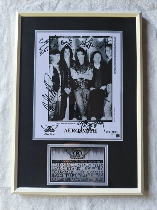 Moldura Band Aerosmith Vintage B&W com Autógrafos (A4)