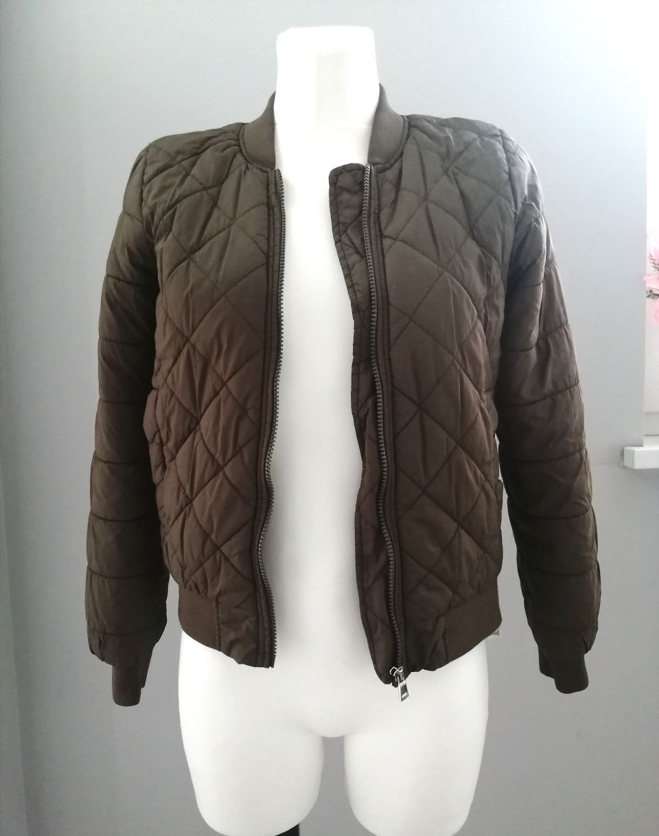 Kurtka pikowana bomberka wiatrówka Stradivarius XS khaki ciemna zieleń