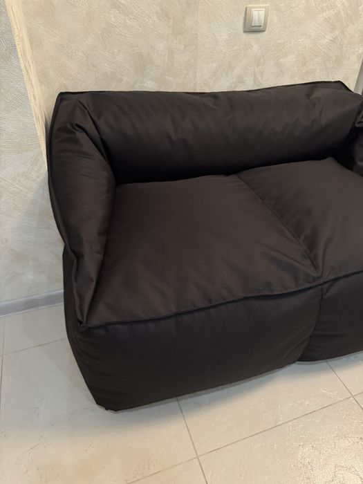 Безкаркасний мʼякий диван