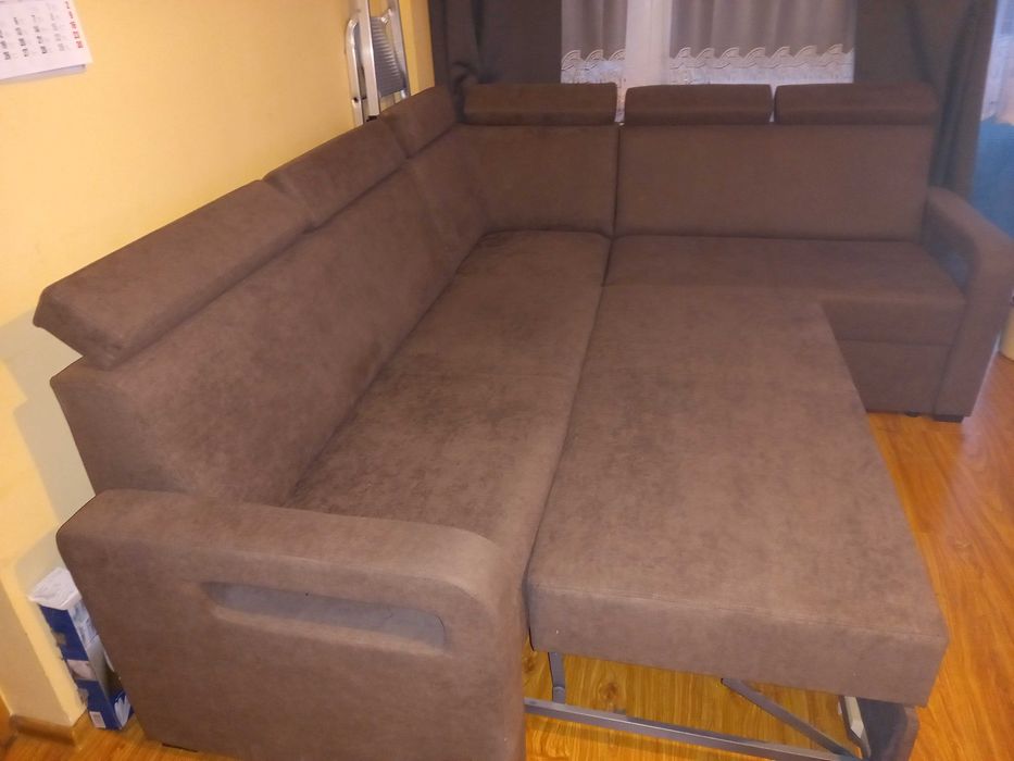 Sprzedam Narożnik Z Funkcją Spania Brązowy